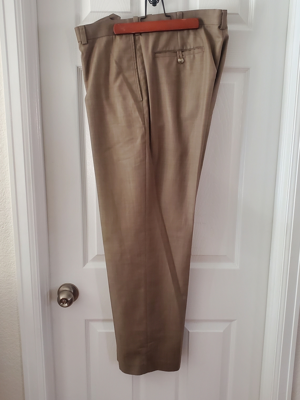 Classic Men's Flat Front Dress Pants in Khaki
